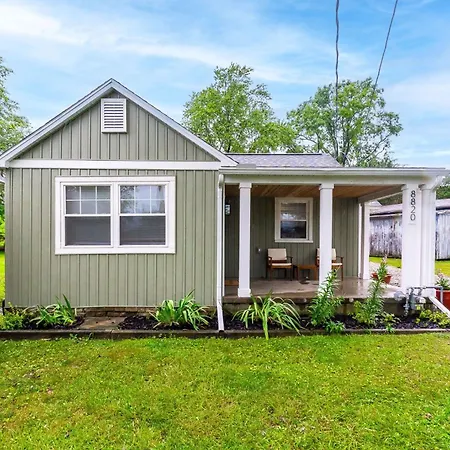 8820 Chautauqua - Lakeside Oasis Cottage - Indian Lake